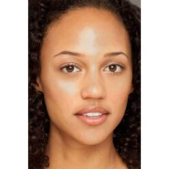 Champagne Glazen™ Highlighting Gel 14 Champagne Glazen™ Highlighting Gel -Featured Cosmetics Stores ChampagneGlazen HighlightingGelBlackModel