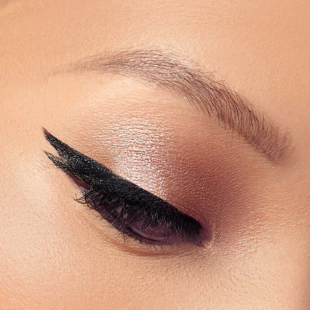 Power Up All Day Wear Liquid Eyeliner 4 Power Up All Day Wear Liquid Eyeliner - Image 2